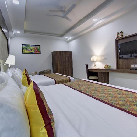 Hotel Prithvi-Raj Near Delhi Airport Nuova Delhi Esterno foto