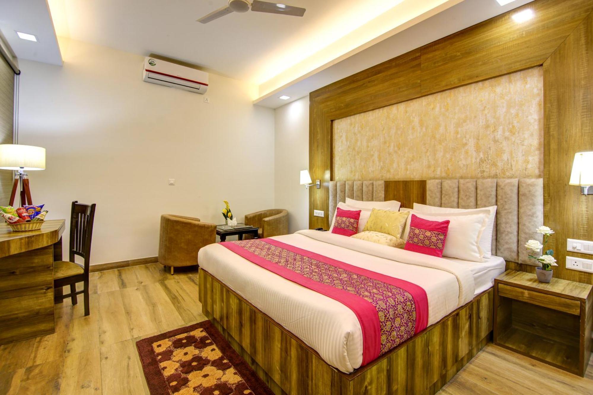 Hotel Prithvi-Raj Near Delhi Airport Nuova Delhi Esterno foto