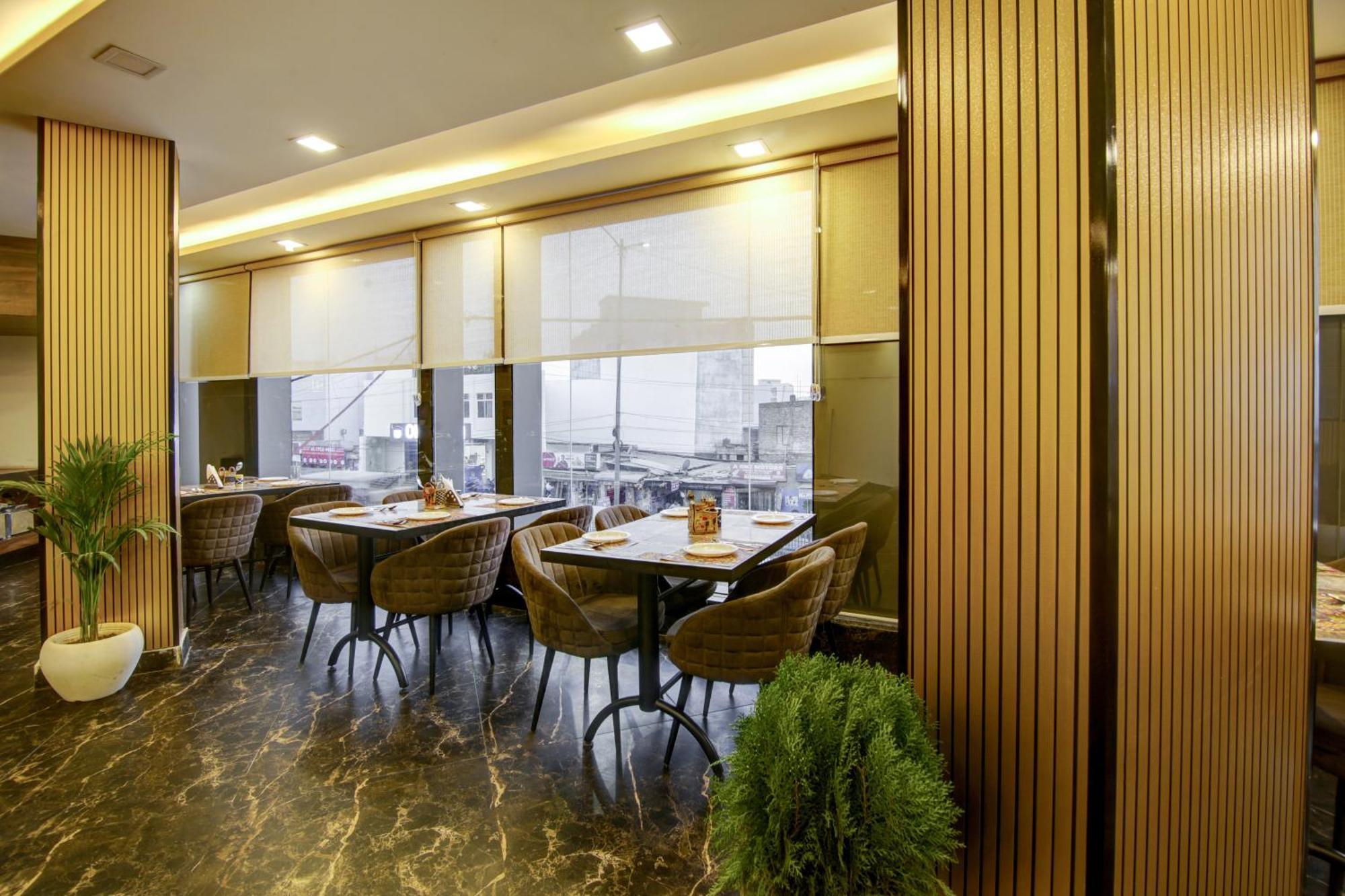 Hotel Prithvi-Raj Near Delhi Airport Nuova Delhi Esterno foto