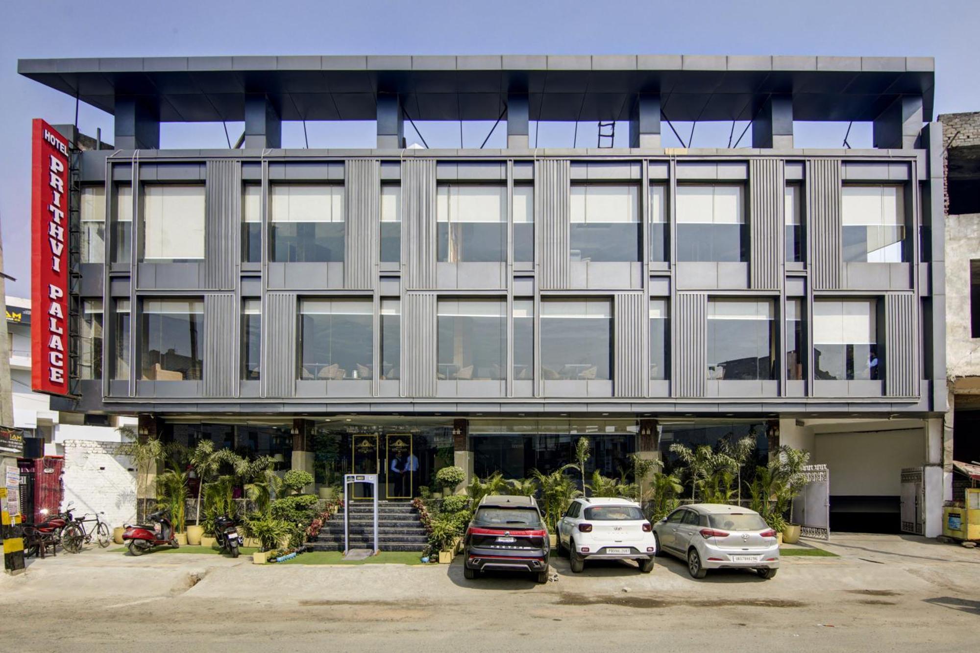 Hotel Prithvi-Raj Near Delhi Airport Nuova Delhi Esterno foto