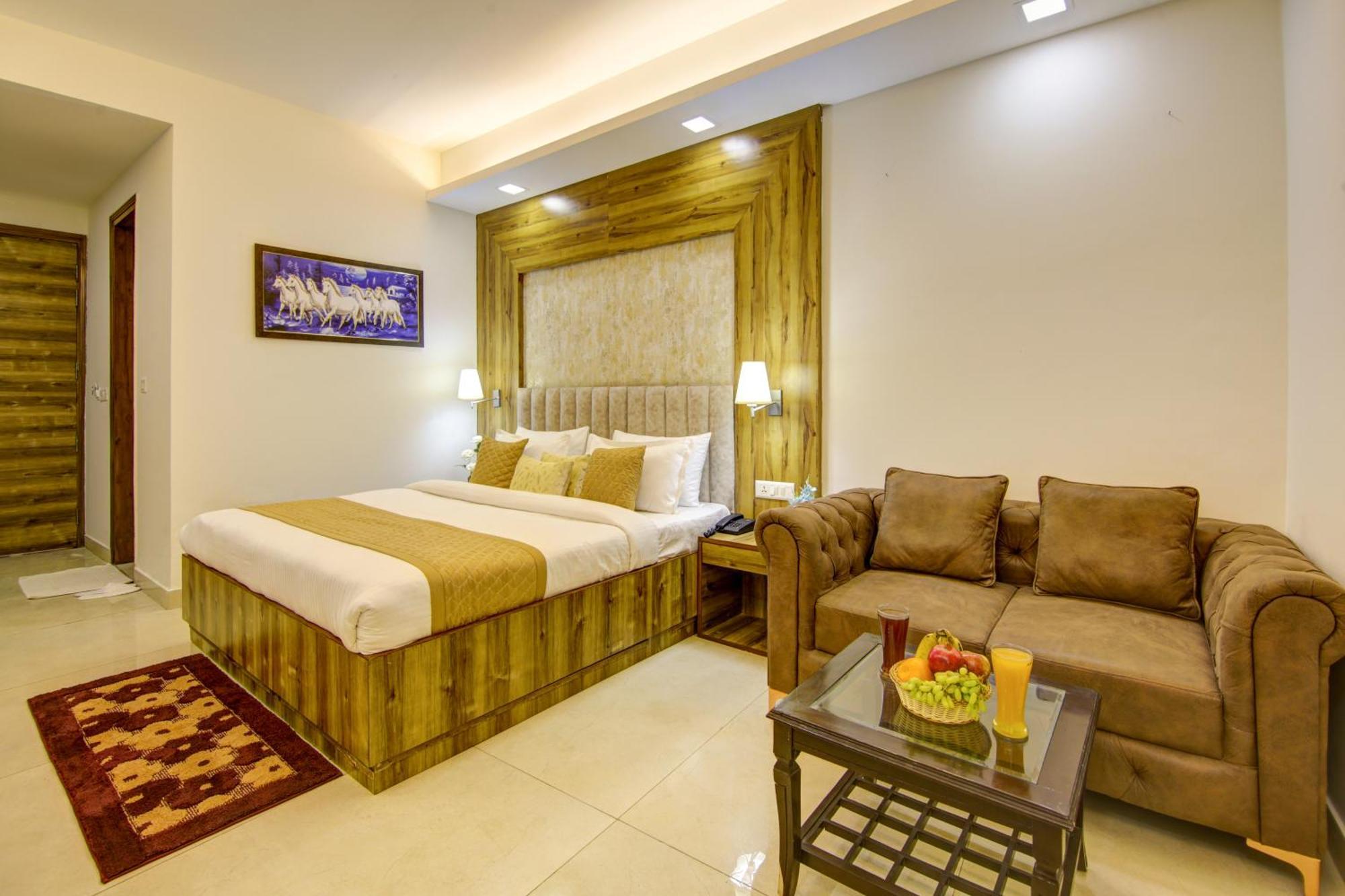 Hotel Prithvi-Raj Near Delhi Airport Nuova Delhi Esterno foto