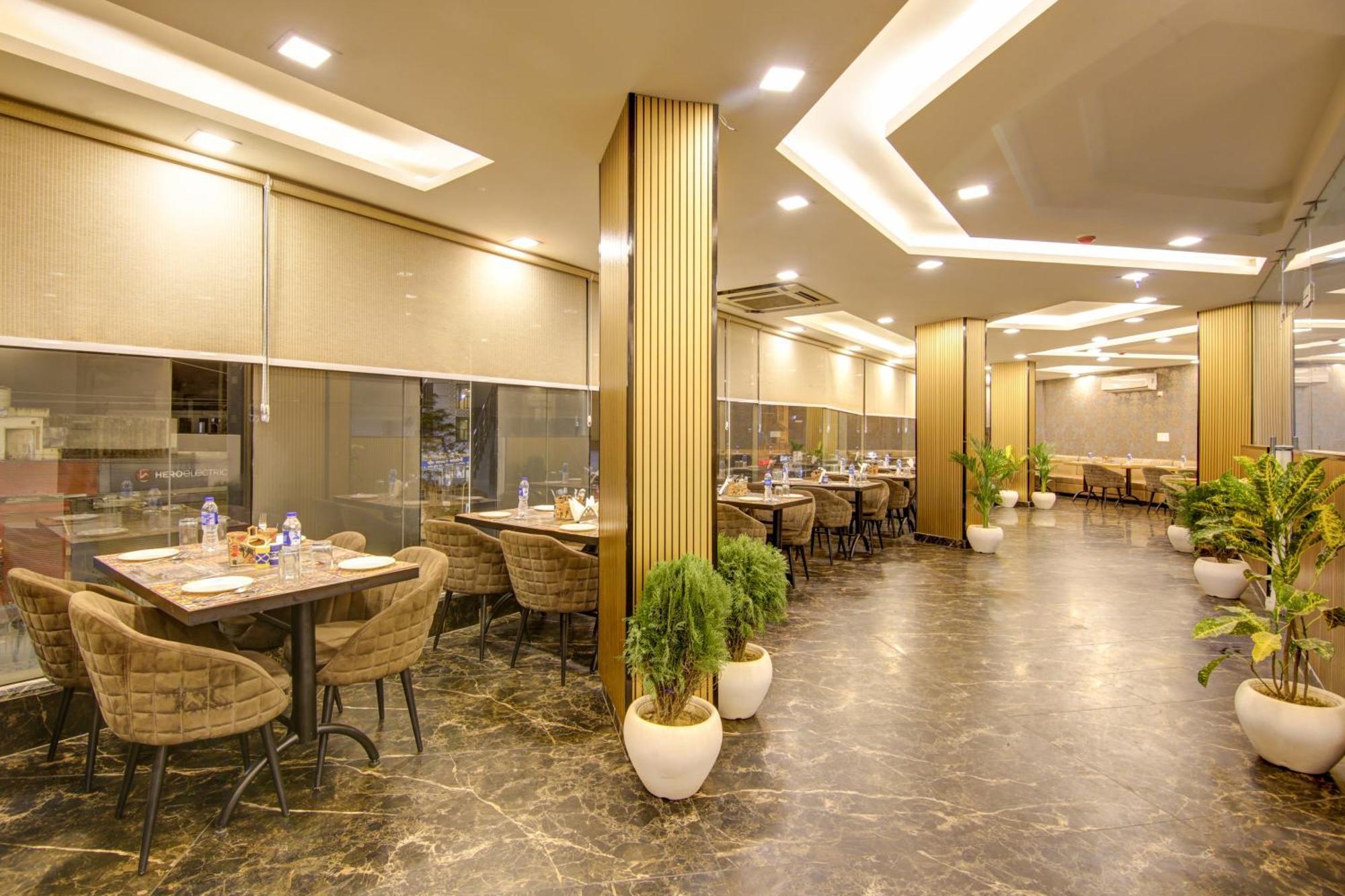 Hotel Prithvi-Raj Near Delhi Airport Nuova Delhi Esterno foto