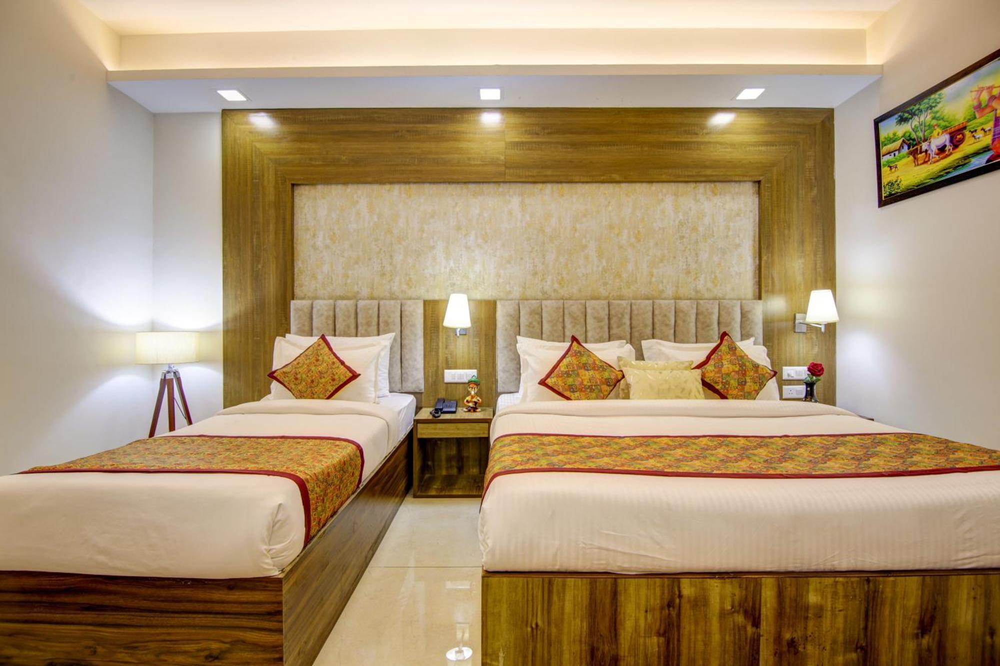 Hotel Prithvi-Raj Near Delhi Airport Nuova Delhi Esterno foto