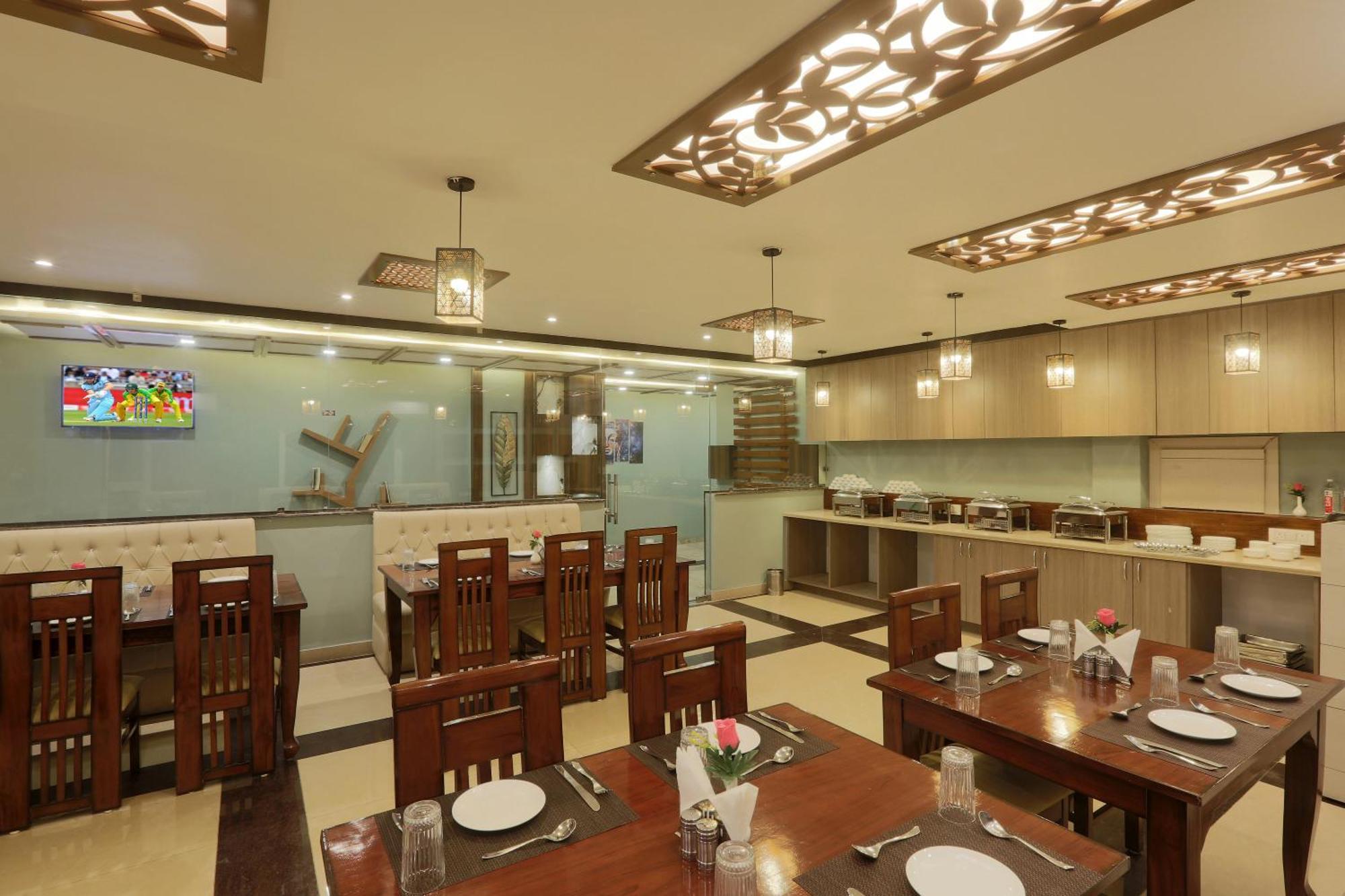 Hotel Prithvi-Raj Near Delhi Airport Nuova Delhi Esterno foto